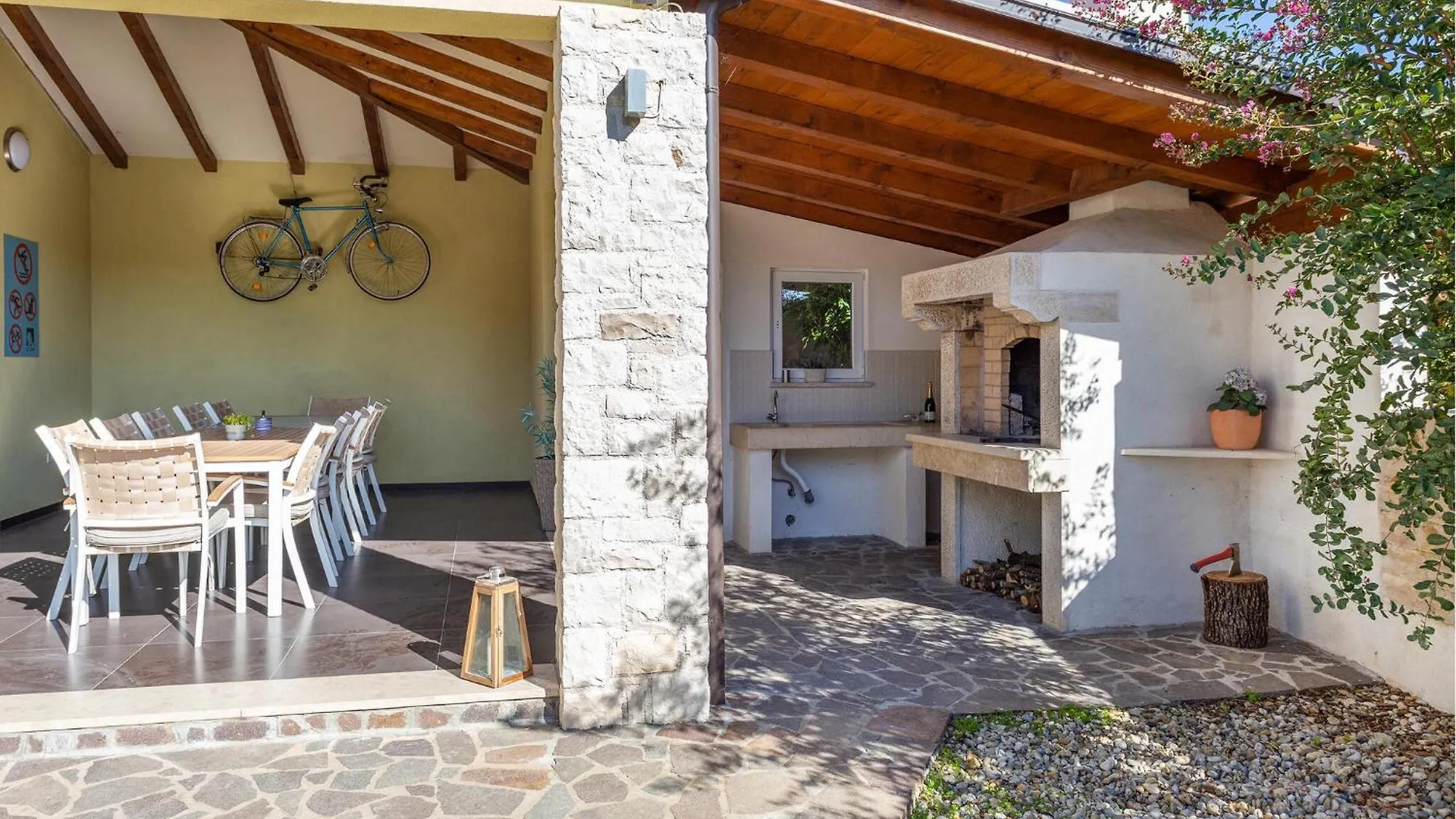 Cozy Home In Naselje Muzini With Wifi Tomisici Croatia