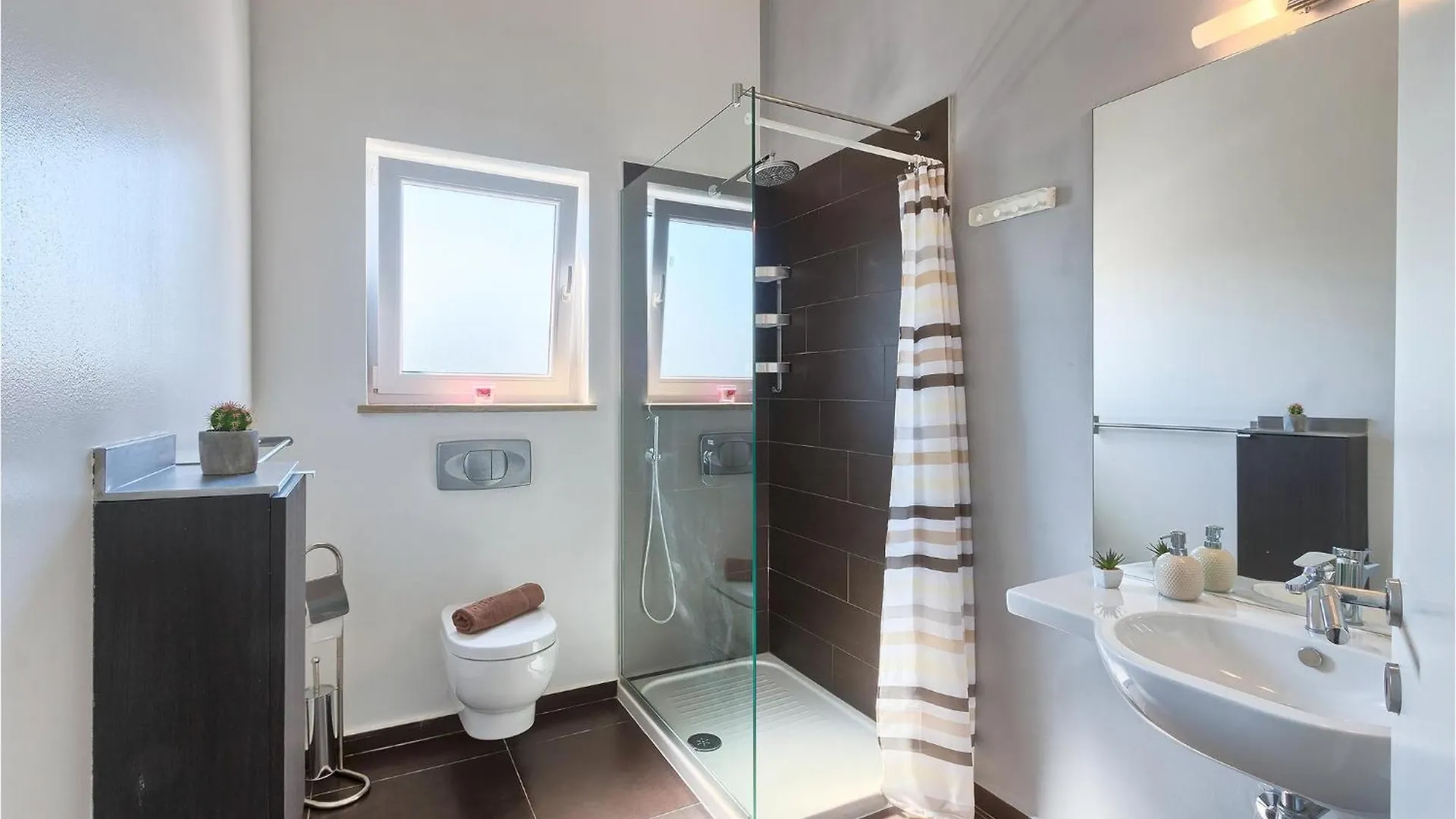 Prázdninový dům Cozy Home In Naselje Muzini With Wifi Tomisici