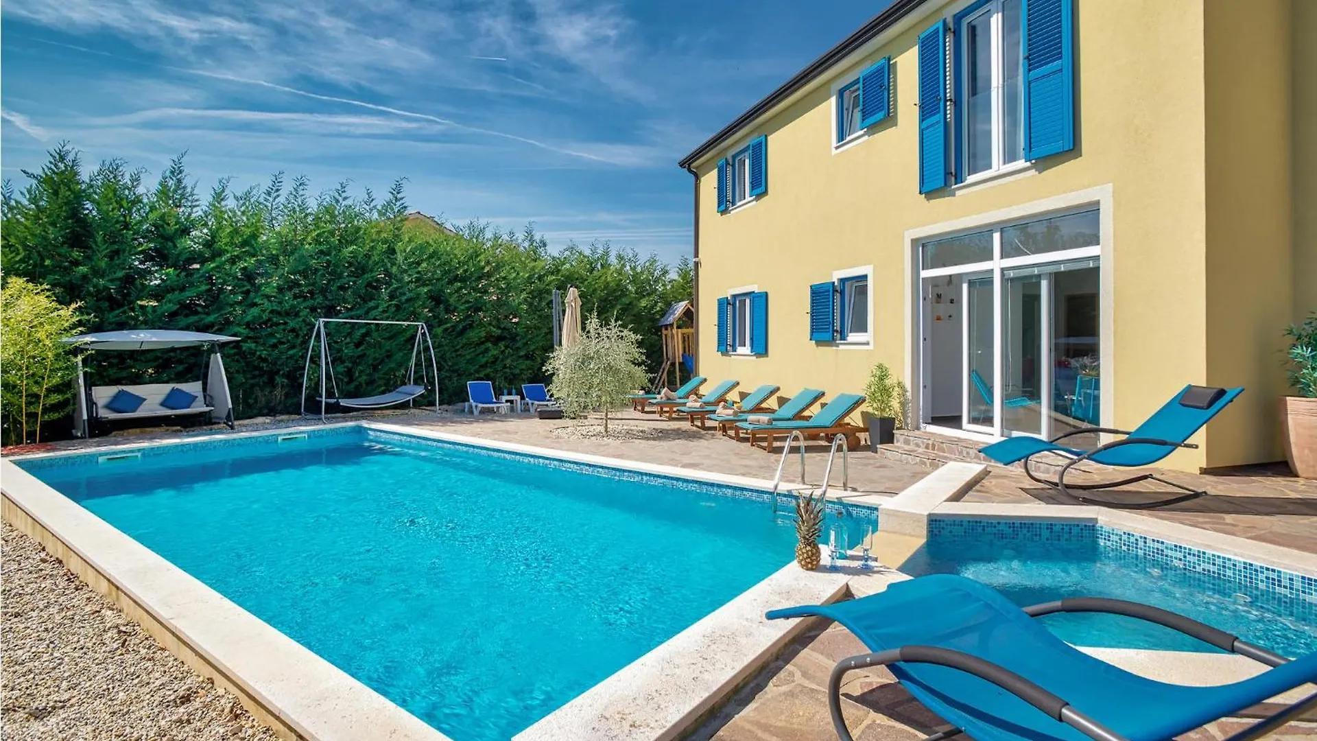Holiday home Cozy Home In Naselje Muzini With Wifi Tomisici