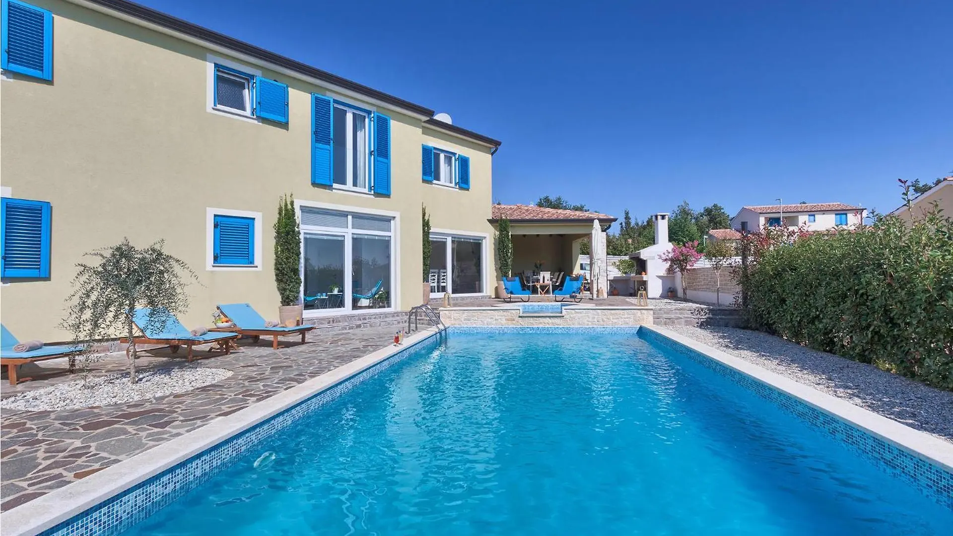 Cozy Home In Naselje Muzini With Wifi Tomisici Holiday home