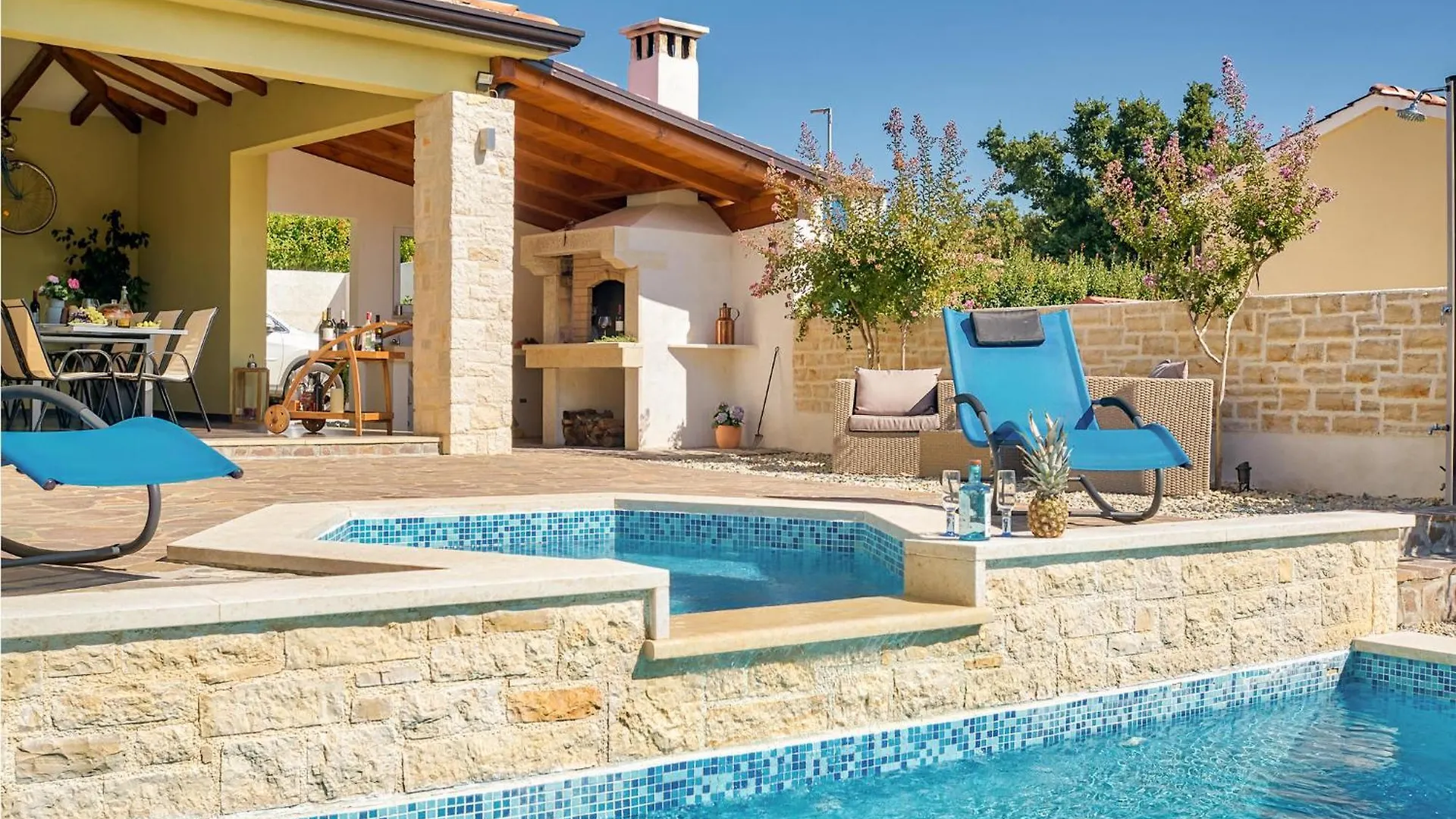 Cozy Home In Naselje Muzini With Wifi Tomisici Holiday home