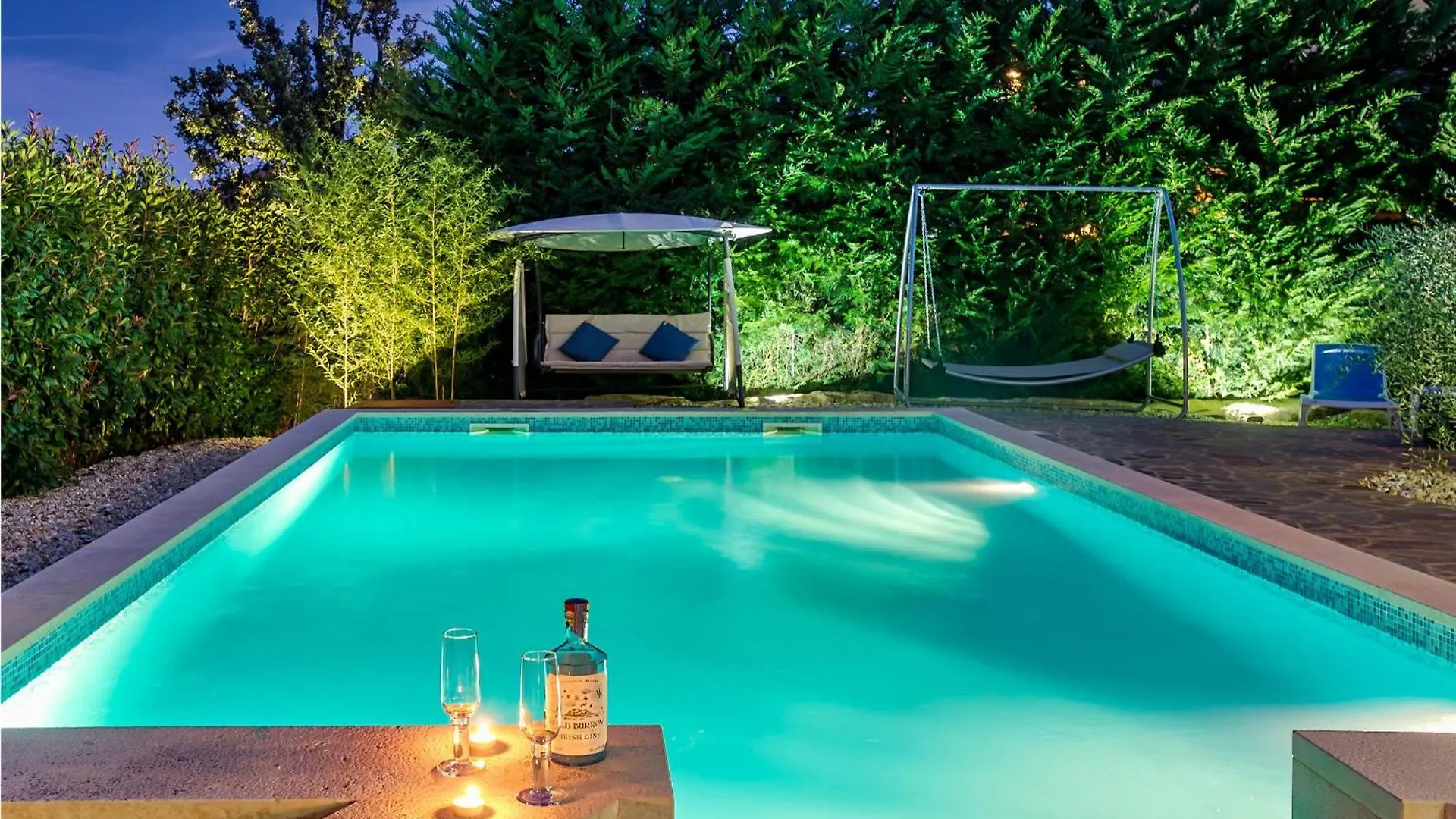 Holiday home Cozy Home In Naselje Muzini With Wifi Tomisici