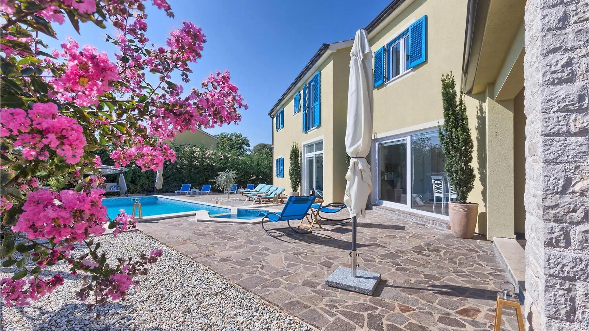 Holiday home Cozy Home In Naselje Muzini With Wifi Tomisici