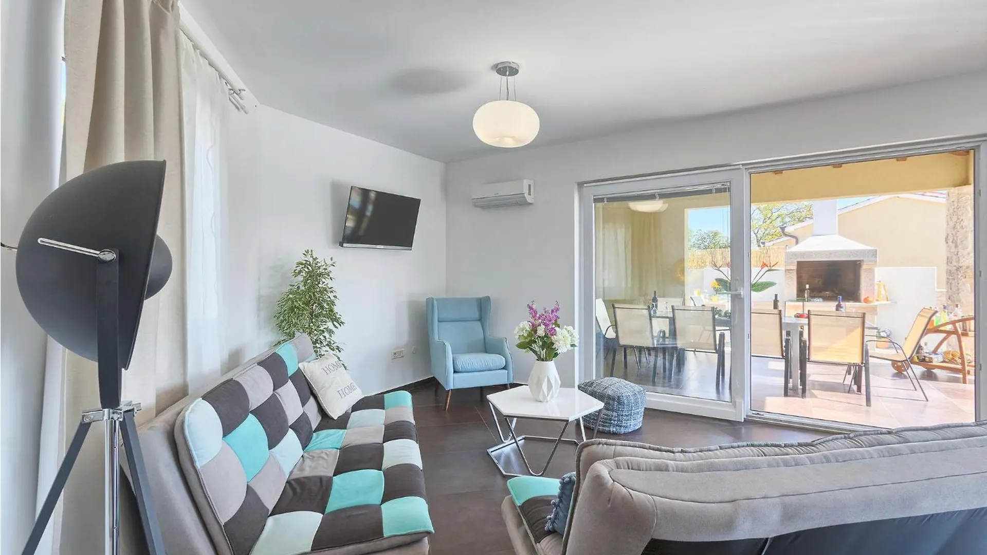 Holiday home Cozy Home In Naselje Muzini With Wifi Tomisici